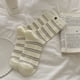 thumbnail image 1 of Xiao Hua 3 Pares de Calcetines Tejidos Blancos, Calcetines de Algodón Puro Decorados con Botones, Calcetines Cálidos y Casuales de Cuello Redondo, Calcetines Cómodos para Uso Diario en Clima Frío,, 1 of 2