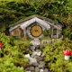 thumbnail image 2 of Casa de jardín en miniatura Top Collection 6x6x3 cm de resina, 2 of 2