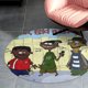 thumbnail image 4 of Ed, Edd y Eddy Alfombra Redonda de Felpa Coral, Antideslizante, No Desprende Pelusas, Lavable y Duradera para Salón, Dormitorio y Habitación de Niños 60cm, 4 of 6