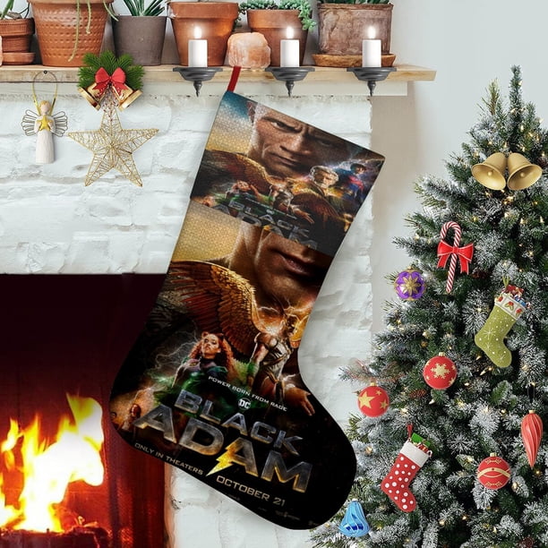 Black Adam Tema: Calcetines de Navidad, fino lino blanco para colgar en escaleras y chimenea, decoración navideña para el hogar, regalo de Navidad. 45cm × 32cm