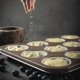 thumbnail image 3 of Molde para muffins HAPPIELS de 12 cavidades antiadherente, libre de PFOA y BPA, 3 of 8