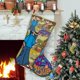 thumbnail image 1 of Maya y Miguel Tema: Calcetines de Navidad, fino lino blanco para colgar en escaleras y chimenea, decoración navideña para el hogar, regalo de Navidad.54cm×38cm, 1 of 5