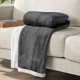 thumbnail image 4 of Manta PAVILIA Sherpa de forro polar para cama queen size, color gris oscuro, 4 of 8