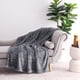 thumbnail image 2 of Manta EcoThread Plush 127x178 cm Gris Dobby Reversible, 2 of 3