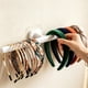 thumbnail image 1 of Organizador De Scrunchies Autoadhesivo De Pared Blanco, 1 of 9