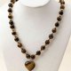 thumbnail image 4 of Collar de Ojo de Tigre para Mujer, Cadena de Cuentas de Piedra Marrón Natural con Colgante de Corazón de 3.5 Cm, Cuentas de 7 Mm, Joyería de Moda para Uso Diario y Regalo, 4 of 5