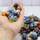 thumbnail image 2 of Perlas de vidrio Fun-Weevz surtidas para hacer joyas y manualidades, 2 of 8