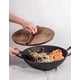 thumbnail image 3 of Wok Con Tapa De Madera 2 Piezas Hierro Fundido Negro, 3 of 3