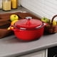 thumbnail image 5 of Dutch Oven Lodge, hierro fundido esmaltado, 4,5 L, color rojo Island Spice, 5 of 8