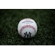 thumbnail image 3 of Pelota de Béisbol Rawlings MLB con Logo de Texas Rangers Blanca, 3 of 7