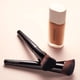 thumbnail image 2 of Brocha de Maquillaje Laura Mercier Real Flawless Foundation, 2 of 5