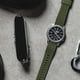 thumbnail image 3 of Correa de reloj Barton Elite Silicone, 20 mm, verde militar y negro, 3 of 7