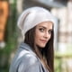 thumbnail image 2 of Gorro De Lana Estilo Casual Unisex - Invierno Y Frío blanco M, 2 of 3