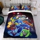 thumbnail image 4 of Mega Man Conjunto de sábanas temático, trío de piezas, cómodo y amigable con la piel, diseño único, regalo de decoración para el hogar para familiares, amigos y fans, 90 cm * 190 cm, 4 of 6