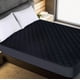 thumbnail image 2 of Cubrecolchón Impermeable Negro, 2 of 3