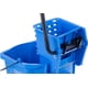 thumbnail image 3 of Cubo para mopa Carlisle FoodService, 26 litros, con escurridor lateral, azul, 3 of 9