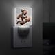 thumbnail image 4 of Winnie the Pooh y Tigger Luz nocturna LED con sensor de anochecer a amanecer para dormitorio, baño, pasillo, escaleras - Lámpara LED nocturna de enchufe, 0.5W - 1 pieza, 4 of 6