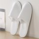 thumbnail image 2 of Pantufla desechable Celmuron 28 cm blanca – paquete de 24 pares, 2 of 6