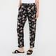 thumbnail image 2 of Pantalón Mujer Lazo Print Hojas Negro Corona, 2 of 5
