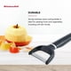 thumbnail image 5 of Pelador en Y KitchenAid KE145OHOBA Classic de acero inoxidable negro, 5 of 6