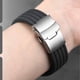 thumbnail image 5 of Correa de reloj deportiva de silicona con diseño de neumático de 18 mm y rayas verticales., 5 of 5