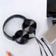 thumbnail image 5 of Auriculares supraaurales Yoley Classroom para estudiantes, paquete de 10, color negro, 5 of 7
