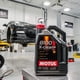 thumbnail image 4 of Aceite de motor Motul 8100 X-Clean 5W-30 sintético 100% 5 L, 4 of 6