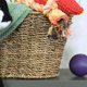 thumbnail image 4 of Cesta para juguetes de perro OtterPets con forma de hueso de pasto marino 56 x 36 cm, 4 of 5
