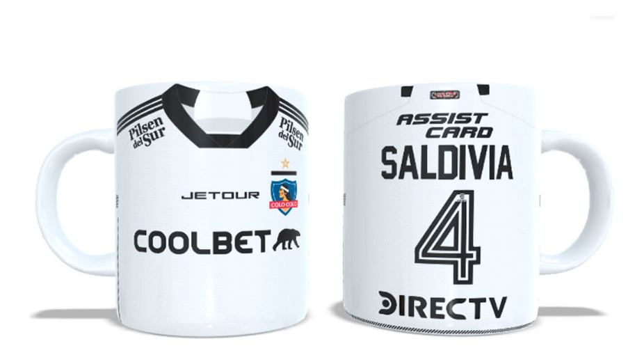 Arumistorechile - Tazon Taza + Porta Vaso Colocolo 2024 Blanca Alan Saldivia