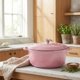 thumbnail image 2 of Olla Holandesa de Hierro Fundido Esmaltado Zulay Kitchen 6,4 qt Rosa, 2 of 9
