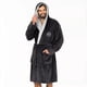 thumbnail image 1 of Bata Polar Hombre Jockey, 1 of 3