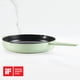thumbnail image 3 of Sartén KitchenAid de hierro fundido esmaltado color pistacho, 30 cm, 3 of 9