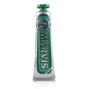 Marvis Pasta De Dientes Clásica De Menta Fuerte Con Xilitol 85 Ml
