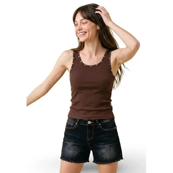 Polera Essentials Detalle Tachas Chocolate Il Gioco