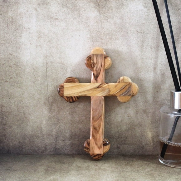 Cruz de madera de olivo Holyland Crafted Art, 13.5 cm de alto
