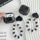 thumbnail image 3 of Funda Protectora de Mármol para AirPods con Carcasa Suave y Cadena Adherida, 3 of 8