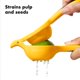 thumbnail image 3 of Exprimidor de cítricos OXO Good Grips de aluminio amarillo/negro, 3 of 9