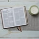 thumbnail image 3 of Biblia Católica NRSV CE de Catholic Bible Press, blanca, Leathersoft, 3 of 6