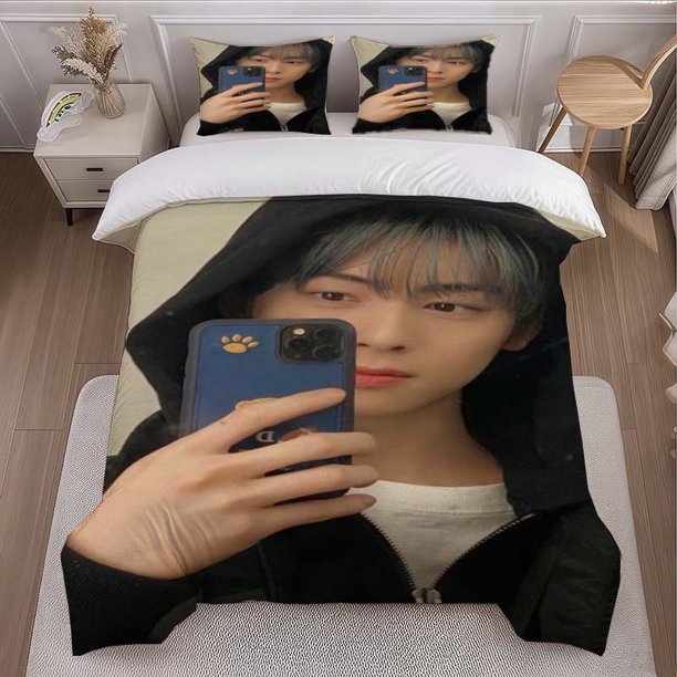 Selfie in Black Shirt Themed Bedding Set Duvet Cover and Pillowcase Set