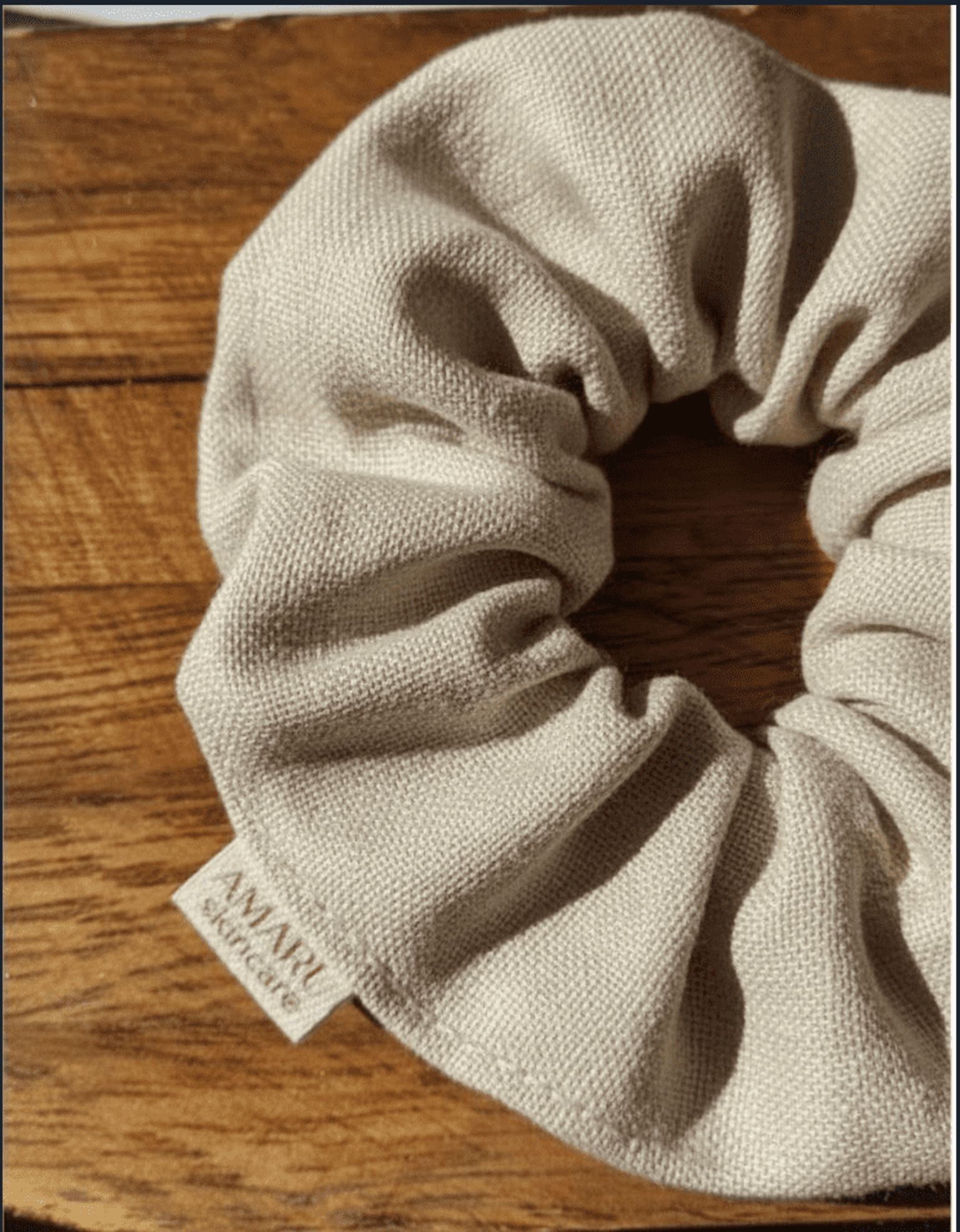 Amaru Skincare - Scrunchie De Lino Beige