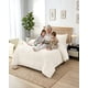thumbnail image 4 of Cubrecama 2 Plazas Con Relieve Cobertor Elegante Suave, 4 of 6