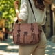 thumbnail image 2 of Bolso Mensajero Leathervillage Canvas Encerado 16 Laptop, 2 of 3