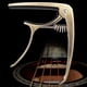 thumbnail image 3 of Cejilla de aleación de zinc con abrazadera de cambio rápido para guitarra acústica clásica y eléctrica, para ajustar el tono del ukelele (bronce), 3 of 5