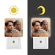 thumbnail image 3 of Sueños de Fuga Luz nocturna LED con sensor de anochecer a amanecer para dormitorio, baño, pasillo, escaleras - Lámpara LED nocturna de enchufe, 0.5W - 1 pieza, 3 of 6