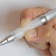 thumbnail image 3 of Bolígrafo Pen Uni Alpha-Gel Jetstream de 0,7 mm con cuerpo plateado, 3 of 6