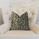 thumbnail image 2 of Almohada Plutus Brands Plutus Wild Cheetah hecha a mano de lujo de 40 x 40 cm, 2 of 3