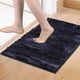 thumbnail image 2 of Alfombra de baño a rayas REGALWOVEN suave y esponjosa de chenilla antideslizante lavable absorbente para inodoros y baños color azul oscuro 20" x 32", 2 of 6