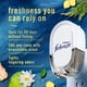 thumbnail image 2 of Ambientador Febreze Plug In con aroma a océano que combate los malos olores, 2 of 9