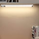 thumbnail image 4 of Paquete de 2 luces LED de 160 LED para armario, con sensor de movimiento, iluminación interior inalámbrica, barra de luz a batería, regulable, recargable, para cocina, armario y escaleras., 4 of 8