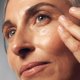 thumbnail image 4 of Crema para ojos Philosophy Ultimate Miracle Worker Power, 15 ml, 4 of 6